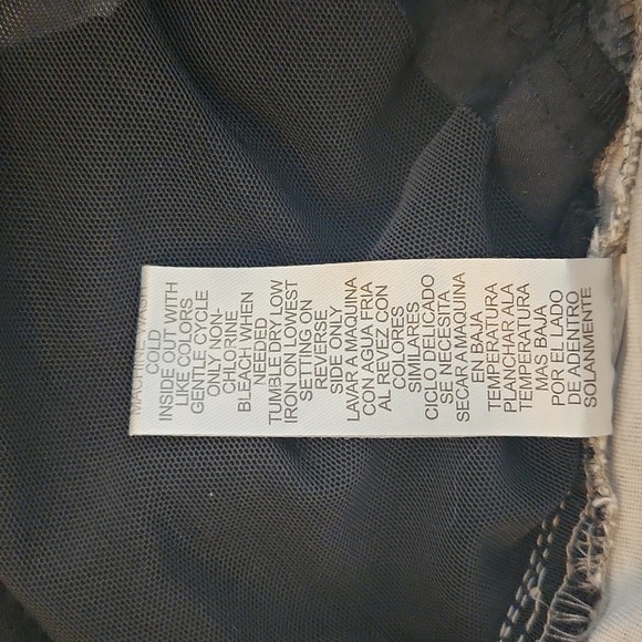 Democracy "Ab" solution Gray Snakeskin Cropped Pants Size 2 - Picture 11 of 12